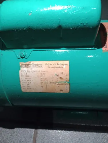 Vendo motor de bombear água manutenção em dia com comprovante do mecânico 