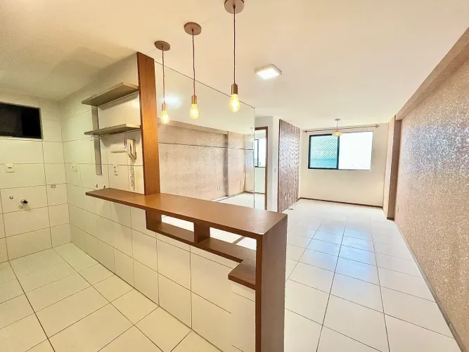 Edf. Race | Lindo apartamento | 2 Quartos | 43 m² | Vista Mar | Reformado | Andar Alto.
