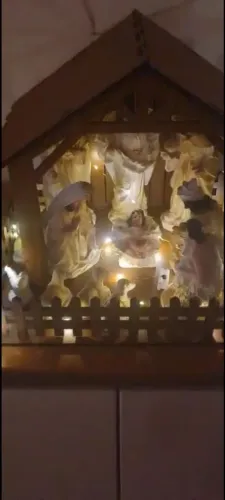 Presépio Natalino completo,nas cores branco e dourado.