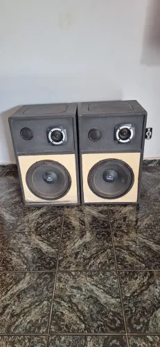 Vende se 2 caixa som com alto-falantes de 12 jbl tuiter