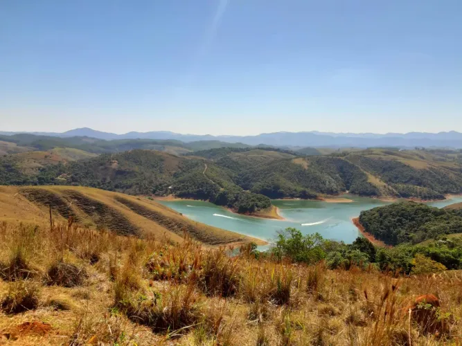 Lindo terreno com acesso a represa de Igaratá.
