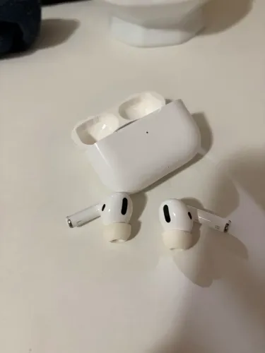 Air pods pro 1ª geração - com defeito 