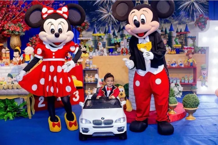 Mickey & Minnie