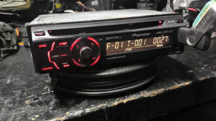 Rádio Pionner DEH 3 UB