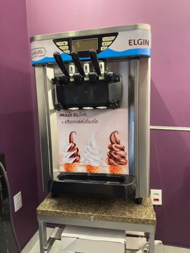 Máquina de Sorvete Expresso / Soft Elgin Gelatta E1 - Profissional 220V