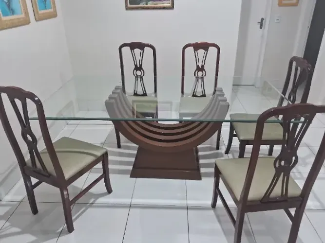 Mesa de Vidro 2m x 1,10m com 5 Cadeiras