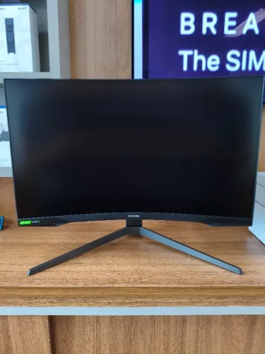 Monitor Samsung Odyssey G7 Curvo QHD 240Hz e com G-Sync! Raridade! Esse é top!