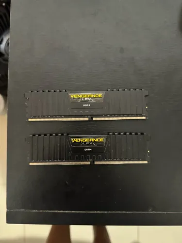 Memoria RAM Corsair Vengeance 16gb DDR4 2400mhz