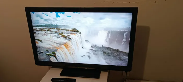 TELEVISÃO LCD PANASONIC 42 POLEGADAS