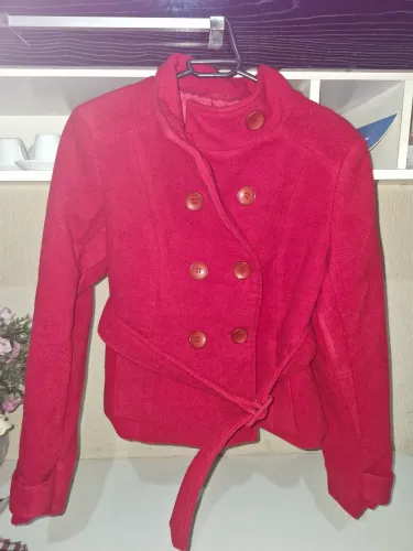Trench coat curto vermelho de veludo