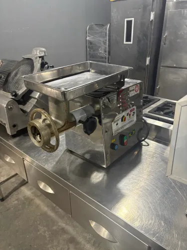 Moedor de Carne G.Paniz MCR 10 - Inox - 220V - Revisado (Aceito Cartão)
