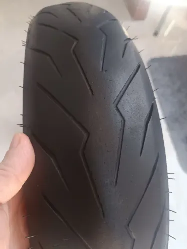Pneu cb300f diablo Rosso lll dianteiro meia vida