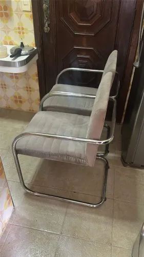 2 cadeiras escritório ou sala de estar 50x50x50 cm em tecido estrutura metálica