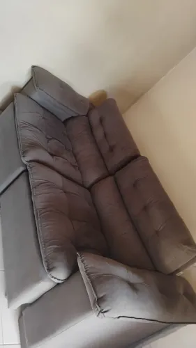 Vende-se sofá semi-novo retrátil e reclinável. Ótimo preço!