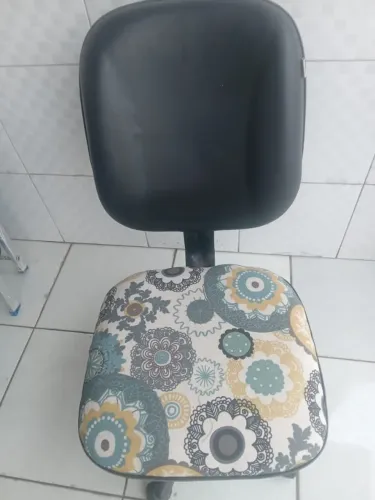 CADEIRA GIRATÓRIA
