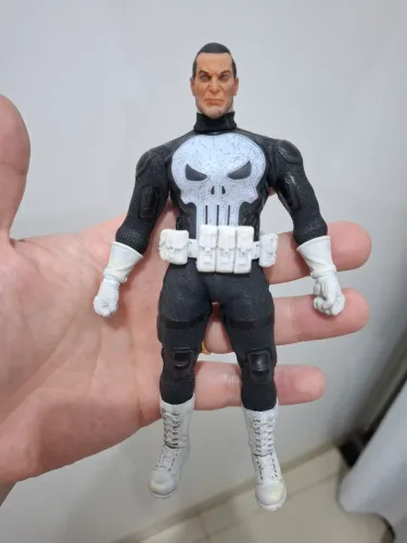 Boneco Marvel Justiceiro