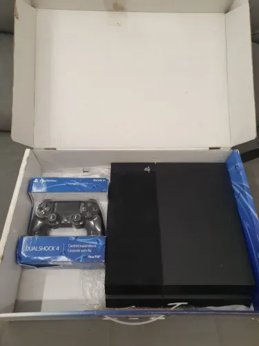 PS4 FAT 500GB + MANETE ORIGINAL