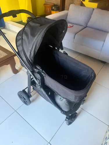Vendo carrinho de bebê