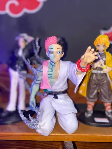 Action figure akasa