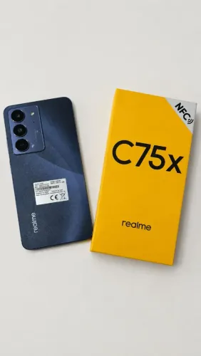 Realme C75x tela 120HZ - 2 mes de usor