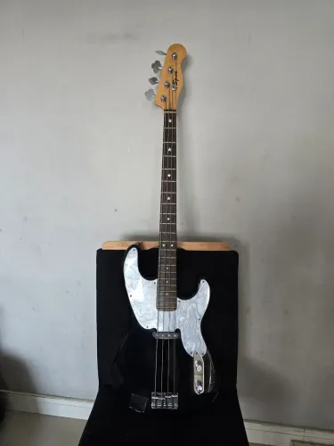 BAIXO FENDER TELECASTER - Série Limitada SQUIER