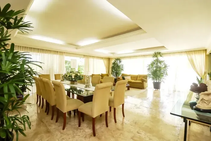 Casa Térrea à venda possui 825 m² com 6 suítes - Parque Verde - Belém - PA