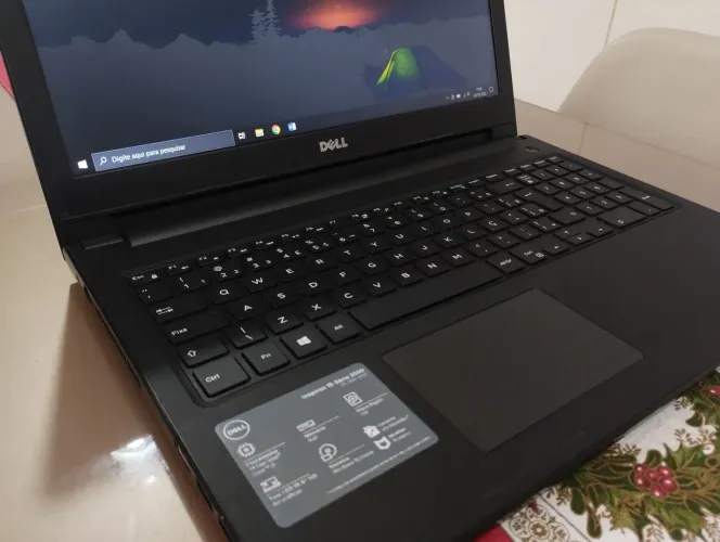 Notebook Dell, Intel i3 7°G, SSD, 8GB de RAM