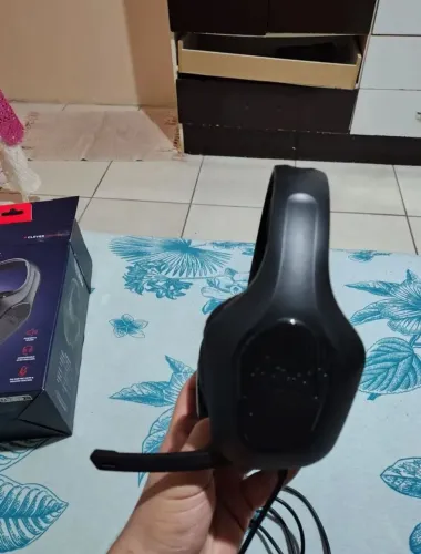 Headset está em perfeito estado está funcionando está em boas condições