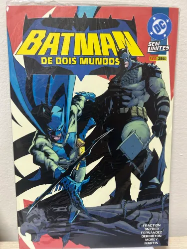 HQ Batman de Dois Mundos - Especial Batman Day 2026 - Exclusiva