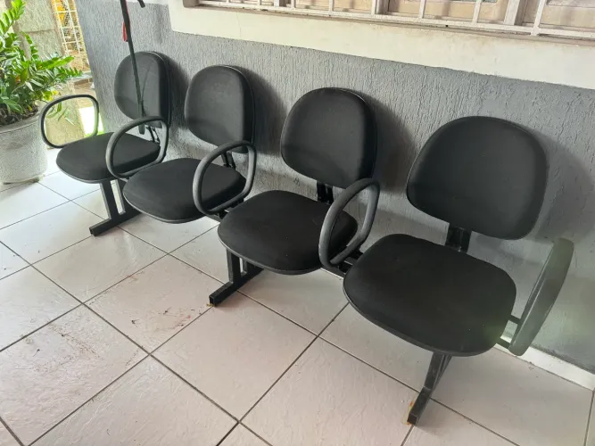 Cadeira para escritório de quatros lugares