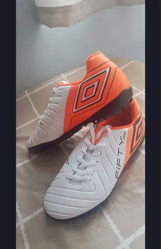 Vendo essas chuteiras infantil desconto especial! Chama 