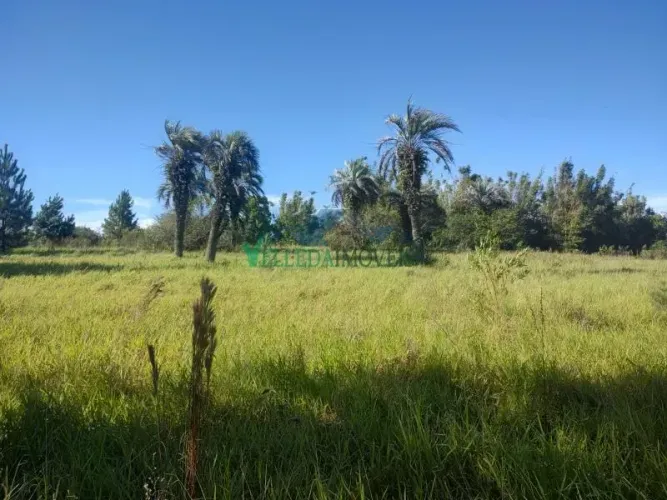Sitio em Aguas Claras terreno plano e cercado com 5.000 m² próximo do asfalto