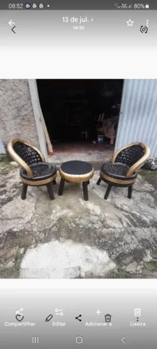 2 poltronas e 1 mesa de centro