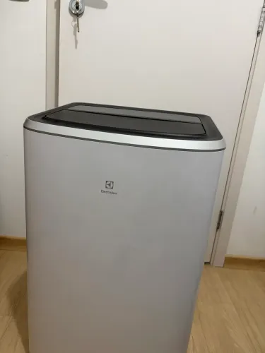 Ar Condicionado Portátil Electrolux 12.000 BTUS Frio c/ Wi-Fi