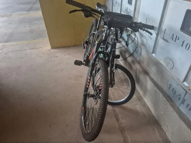 Bicicleta caloi aro 29 e outra bicicleta