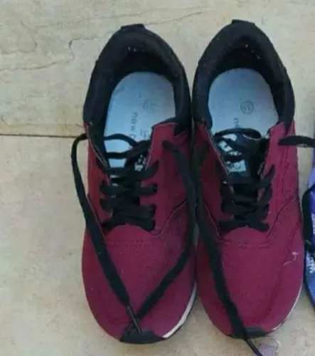  tênis New balance tamanho 31