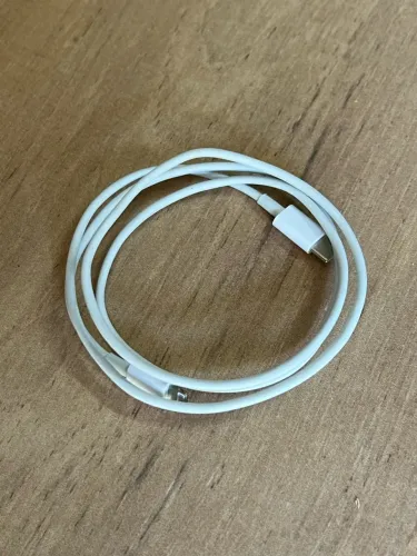 CABO IPHONE SEM USO