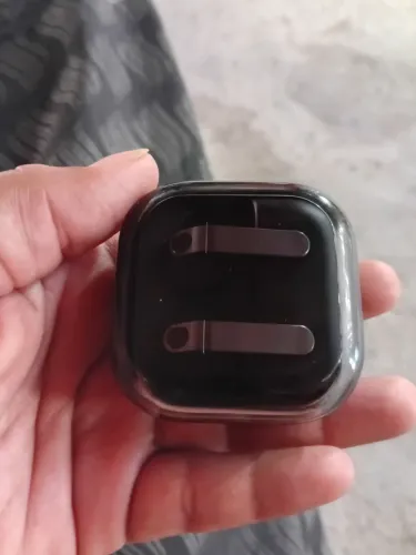 Vendo um fone de ouvido manca Samsung no valor de 600 reis aceito proposta também liga