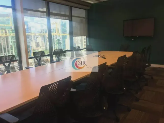 Sala comercial de 589,00m² com 15 vagas de garagem. MOBILIADO Edifício com gerador para ár