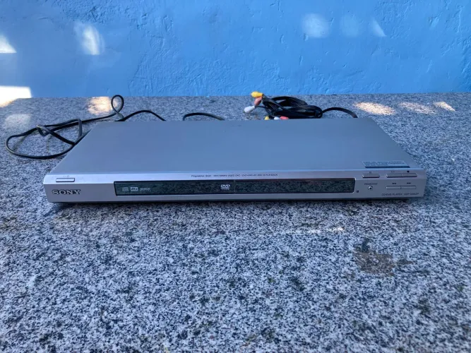 DVD Player Sony DVP-NS50P (Lê CD/DVD) Prata