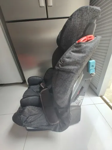 Cadeira Infantil p automóvel