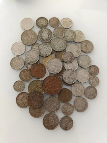 50 moedas Estrangeiras antigas de 1920 a 1970