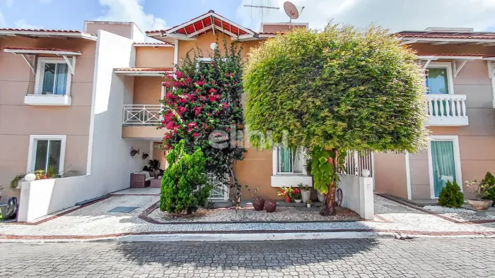 Casa em condomínio à venda - 140m², 3 Quartos (2 suítes) e lazer completo