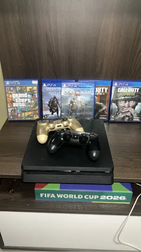 VENDE-SE PS4 Silm 2 controles e 5 jogos