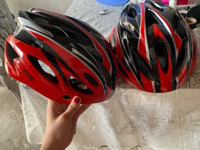 2 Capacetes novos, para bicicleta e moto elétrica