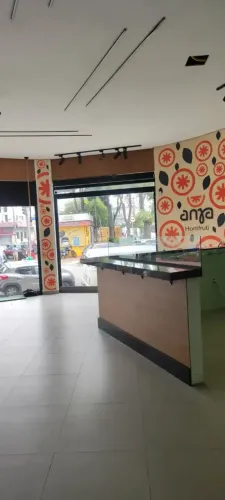 xcelente Loja Comercial na Praça Cosmorama  240m², Reformada e Pronta para Uso