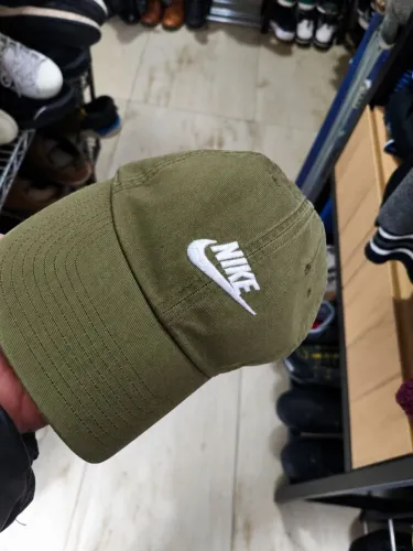 Boné Nike verde oliva 