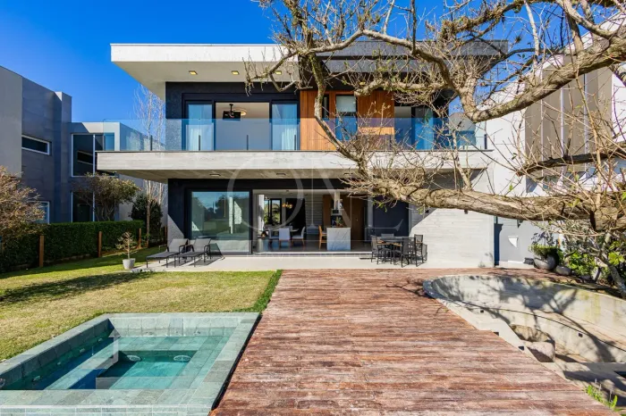 Casa em condomínio com 4 suítes no Eldorado Ilhas Park