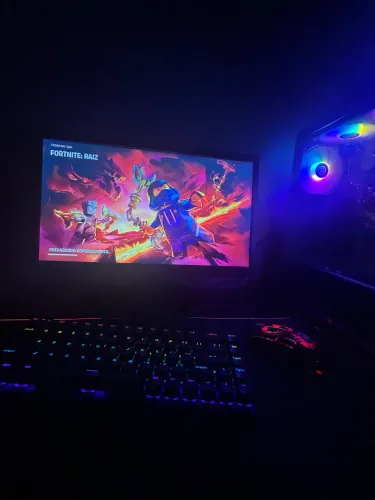 Vendo pc, com defeito na placa mãe 