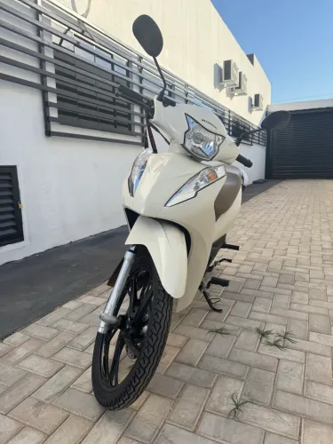 Honda Biz 125 2024 - Excelente estado